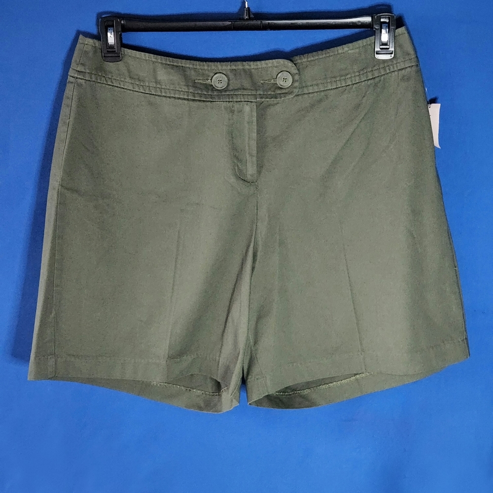 Dressbarn Woman 100% Cotton Shorts Lightweight And Breathable Back Pockets